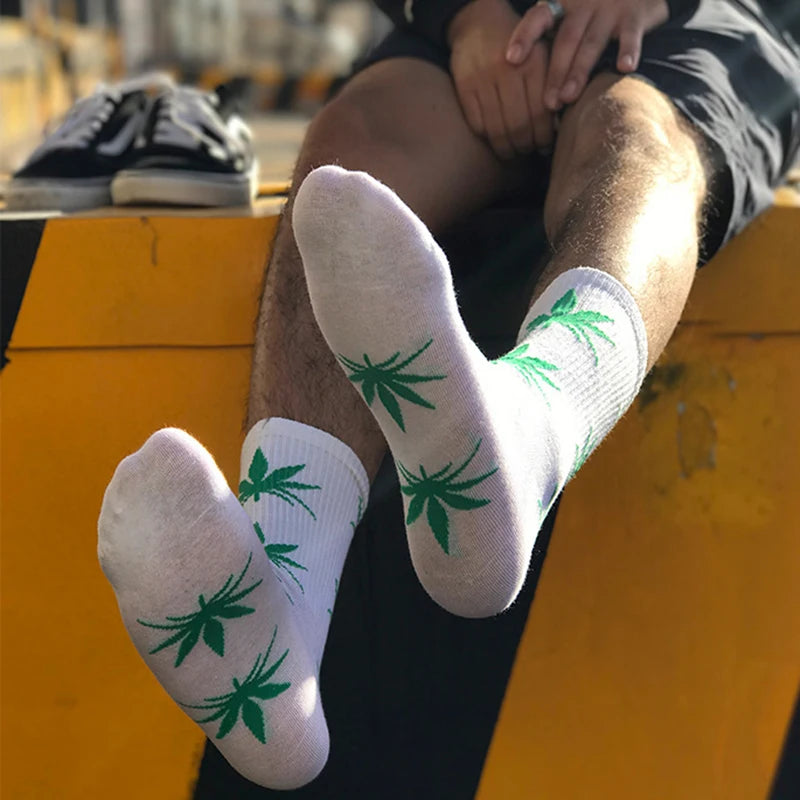 Man Fashion comfortable high quality cotton socks leaf maple leaves casual long paragraph hemp weed boat socks spring and autumn