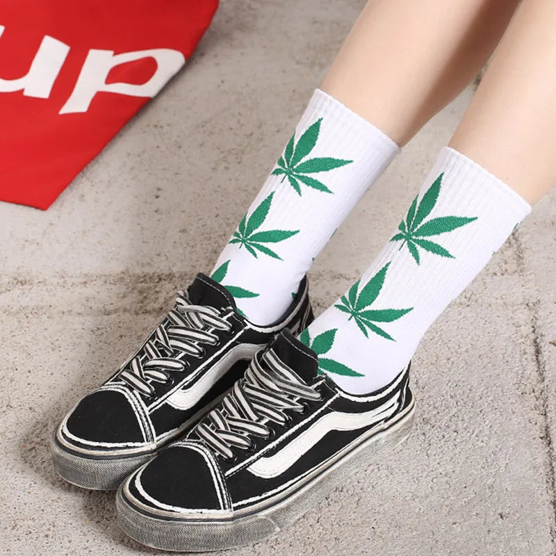 Man Fashion comfortable high quality cotton socks leaf maple leaves casual long paragraph hemp weed boat socks spring and autumn