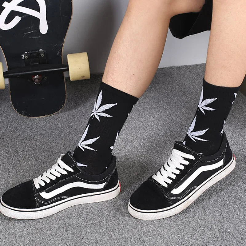 Man Fashion comfortable high quality cotton socks leaf maple leaves casual long paragraph hemp weed boat socks spring and autumn